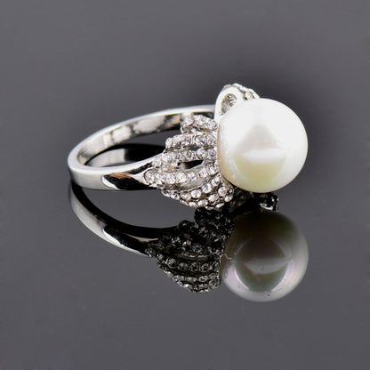 Vintage Jewelry Hollow Flower Rings for Women with Zircon and Pearl in Gold Color