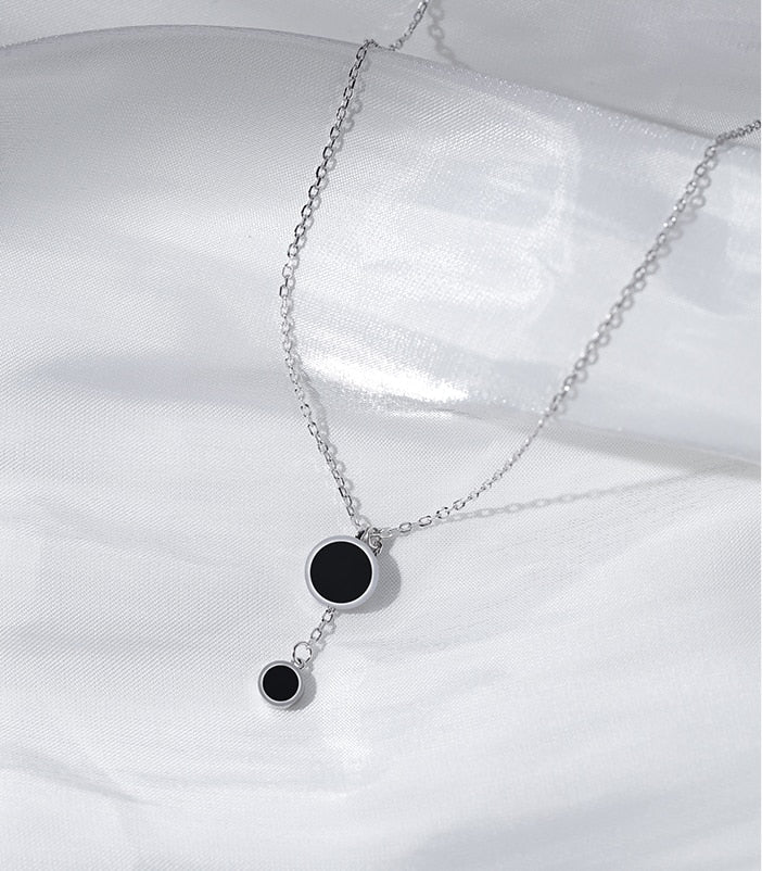 Fashion Jewelry Black Round Pendants Necklace for Women in 925 Sterling Silver