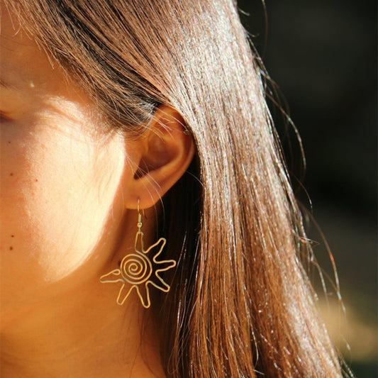 Statement Jewelry Hollow Sun Stud Earrings For Women in Gold Color