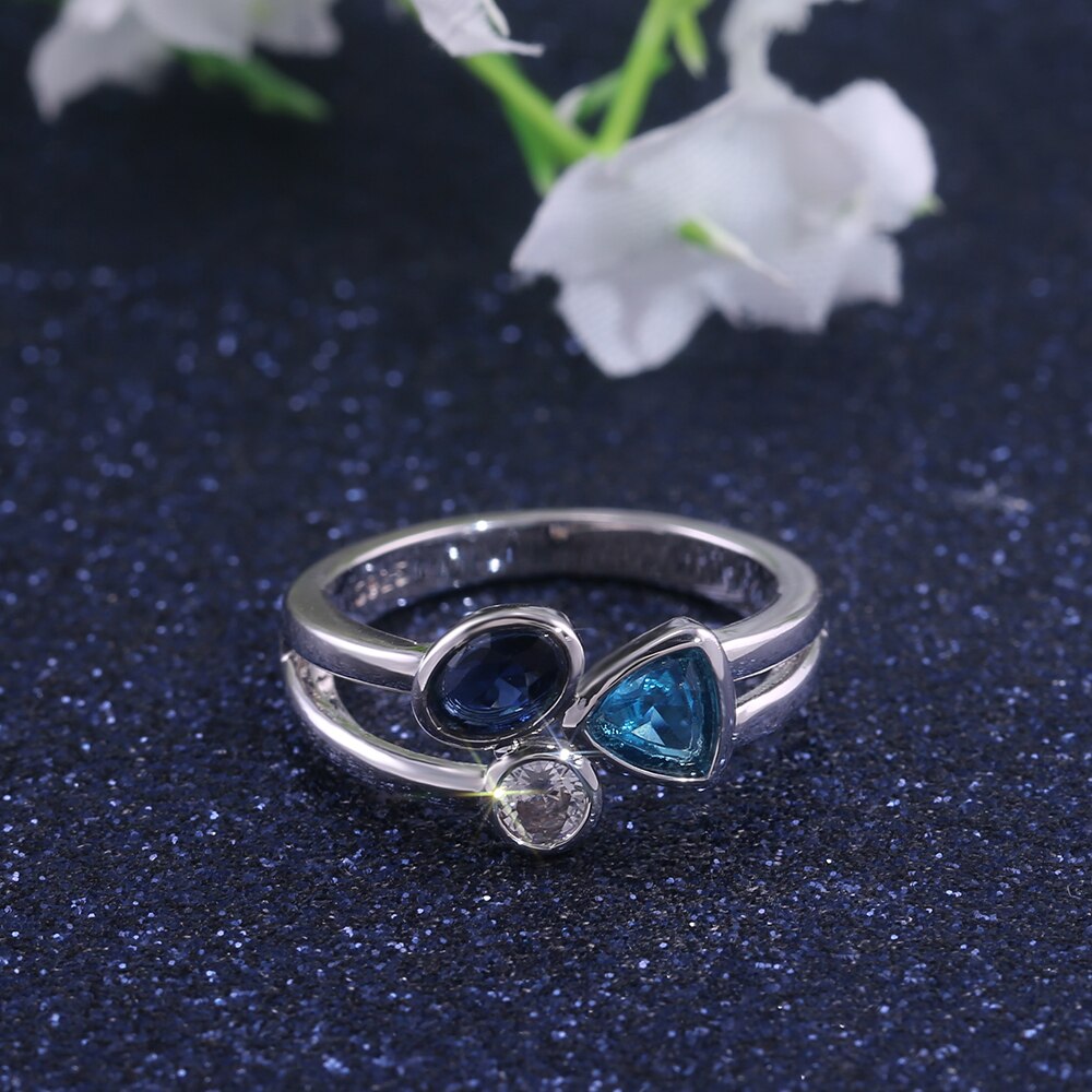 Trendy Jewelry 3 Stone Cocktail Rings for Women with Zircon in Silver Color