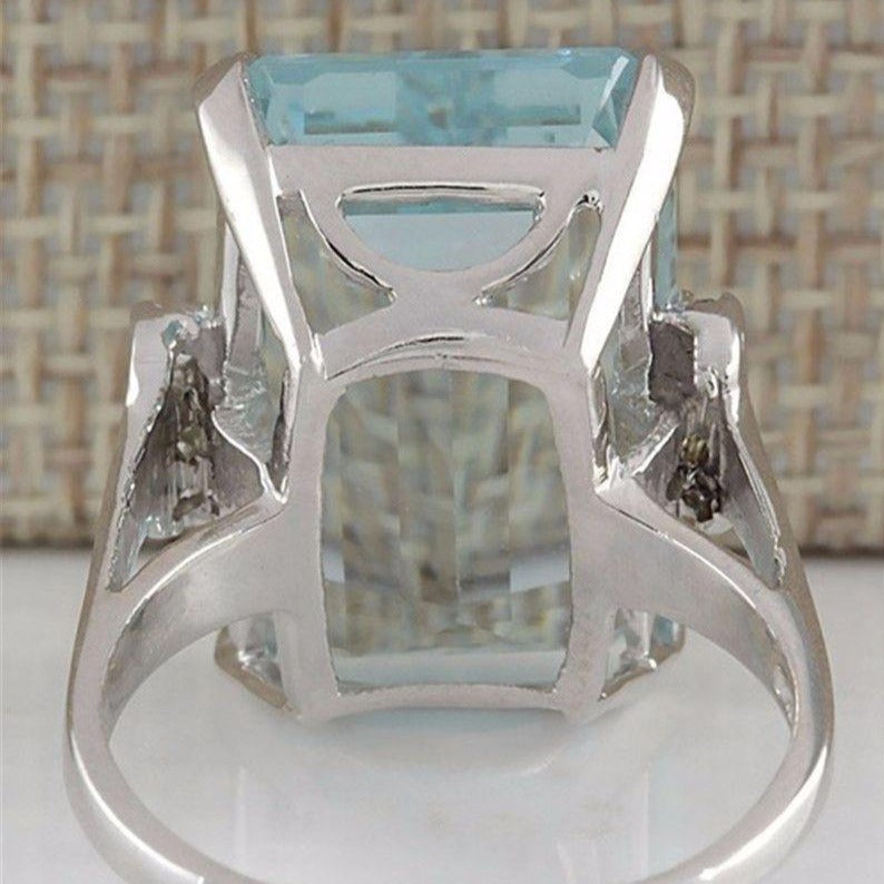 Fashion Jewelry Huge Radiant Cut Sky Blue Zircon Cocktail Rings for Women in Silver Color