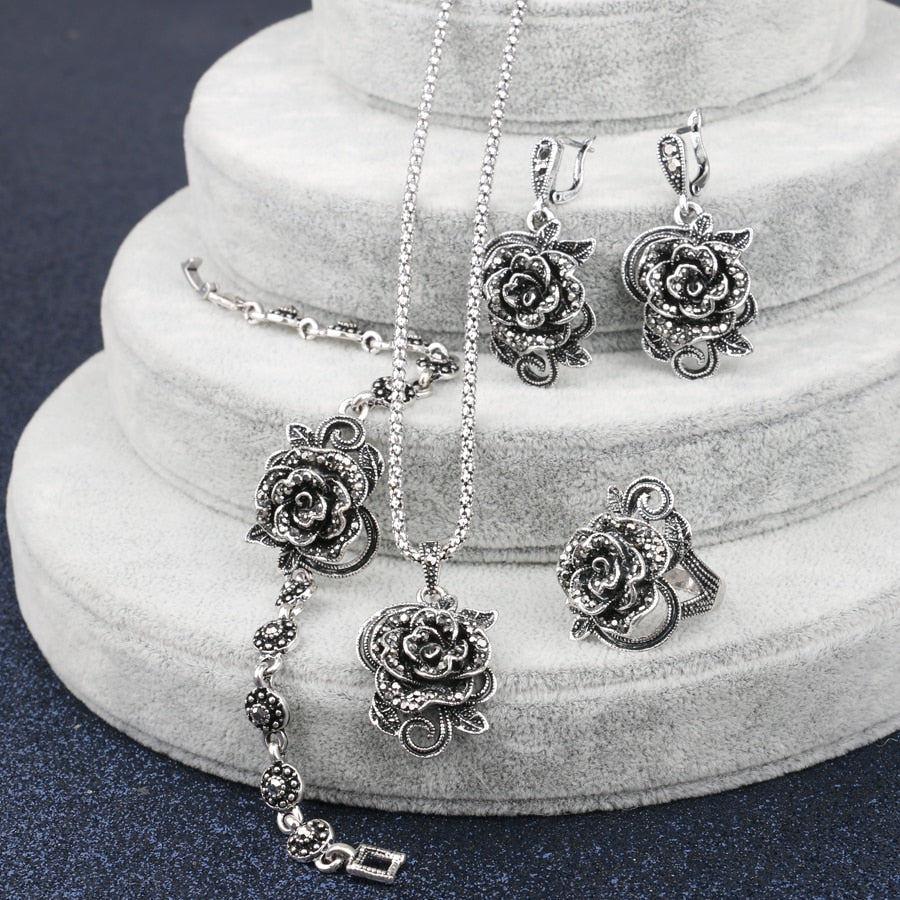 Vintage Jewelry Grey Crystal Roses Jewelry Set for a Friend with Zircon in Silver Color