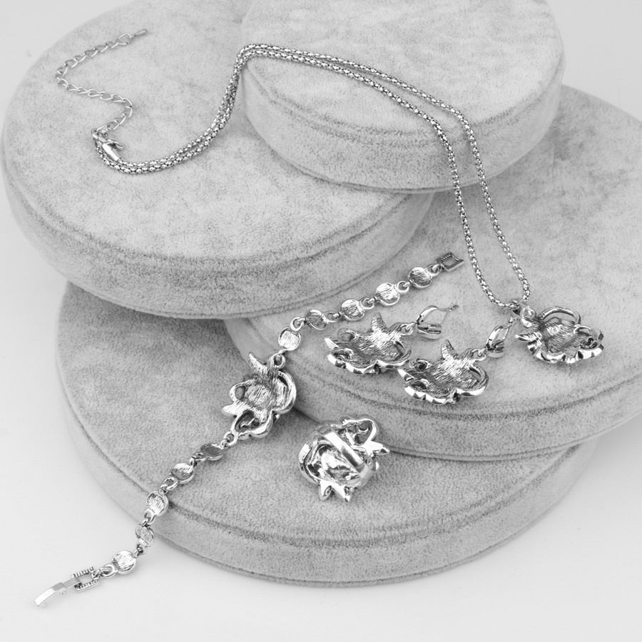 Vintage Jewelry Grey Crystal Roses Jewelry Set for a Friend with Zircon in Silver Color