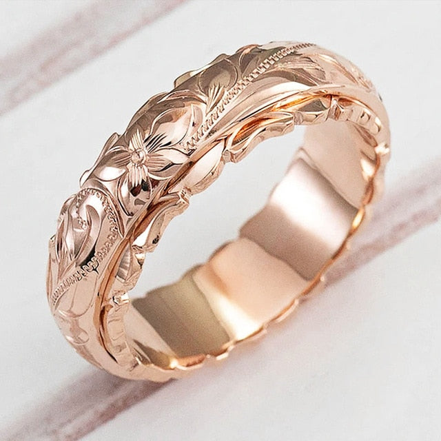 Vintage Jewelry Elegant Carved Flower Band Ring for Women in Gold Color