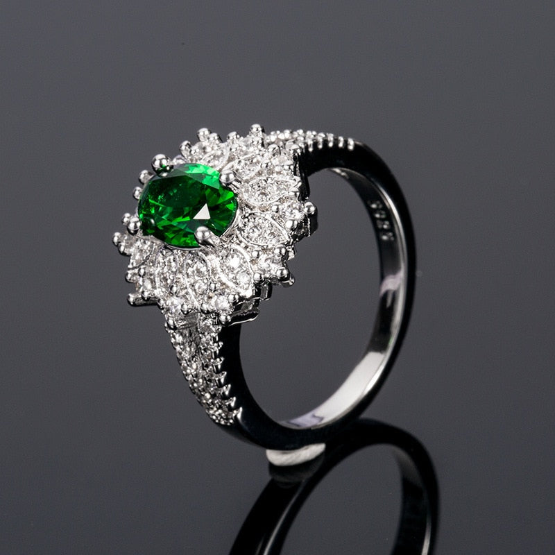 Luxury jewelry Romantic Green Oval Cut Cubic Zircon Halo Rings for Women