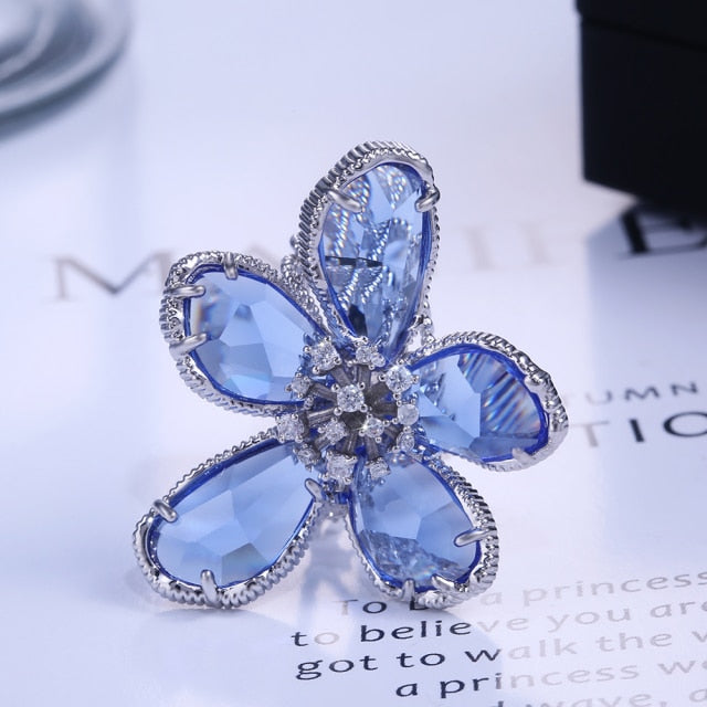 Stylish Jewelry Big Flower Cocktail Rings for Women with Zircon in Gold Color