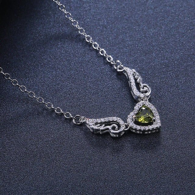 Fashion Jewelry Delicate Heart Pendant Necklace for Women with Olive Green Zircon