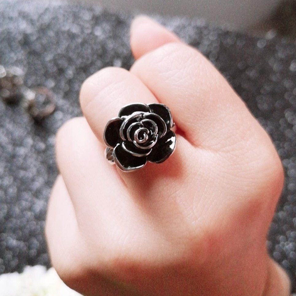 Victorian Jewelry Micro Pave Black Rose Cocktail Rings for Women with Zircon
