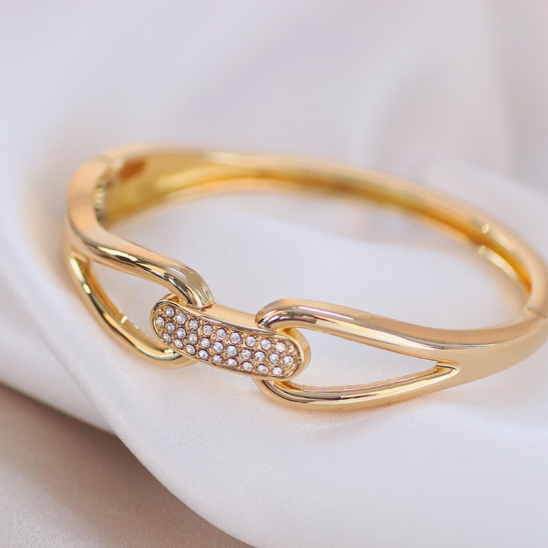 Fashion Jewelry Charm Party Cuff Bangle Bracelet for Women with Zircon in Gold Color