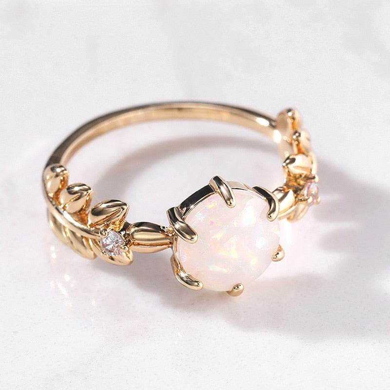 Fashion Jewelry Simple White Round Cut Cubic Zircon Rings in Gold Color