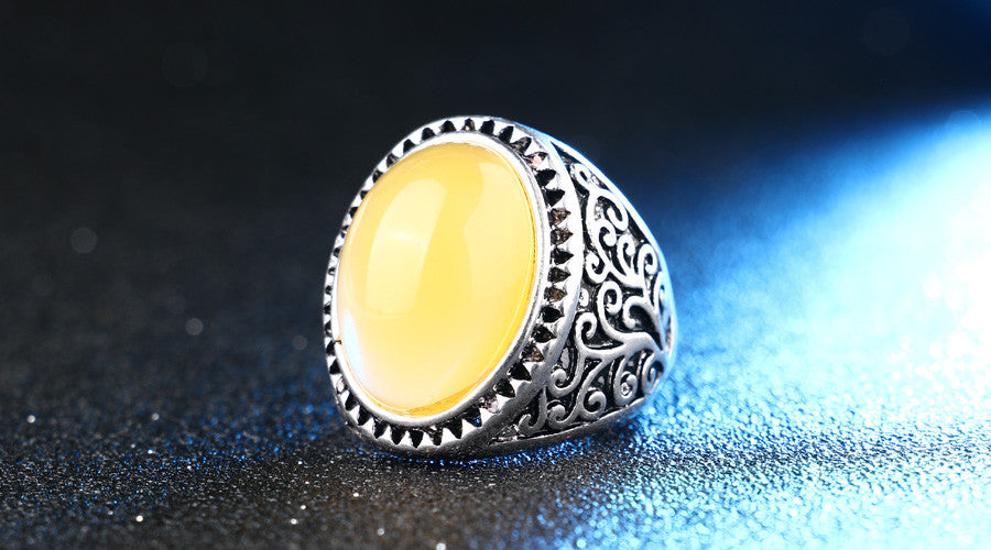 Vintage Jewelry Engagement Rings for Women with Yellow Jade in Silver Color