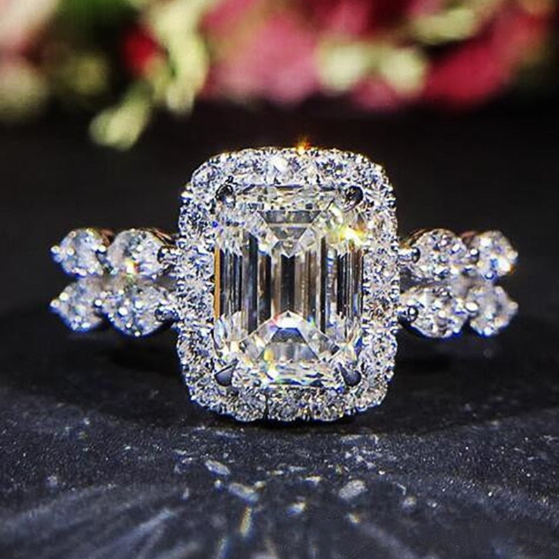 Wedding Jewelry Delicate Brilliant Radiant Cut Cubic Zircon Cocktail Ring