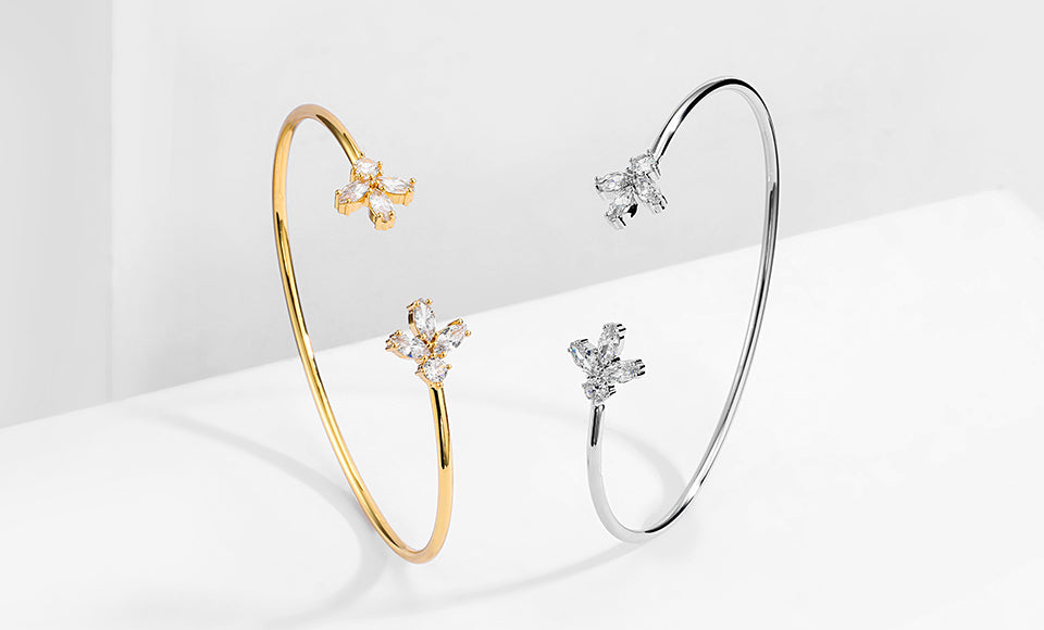 Luxury Jewelry Crystal Flower Bangle Bracelet for a Friend with Zircon in Silver Color