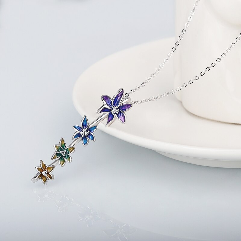 Elegant Gradient Flower Enamel Pendant Necklaces with Zircon in Silver Color