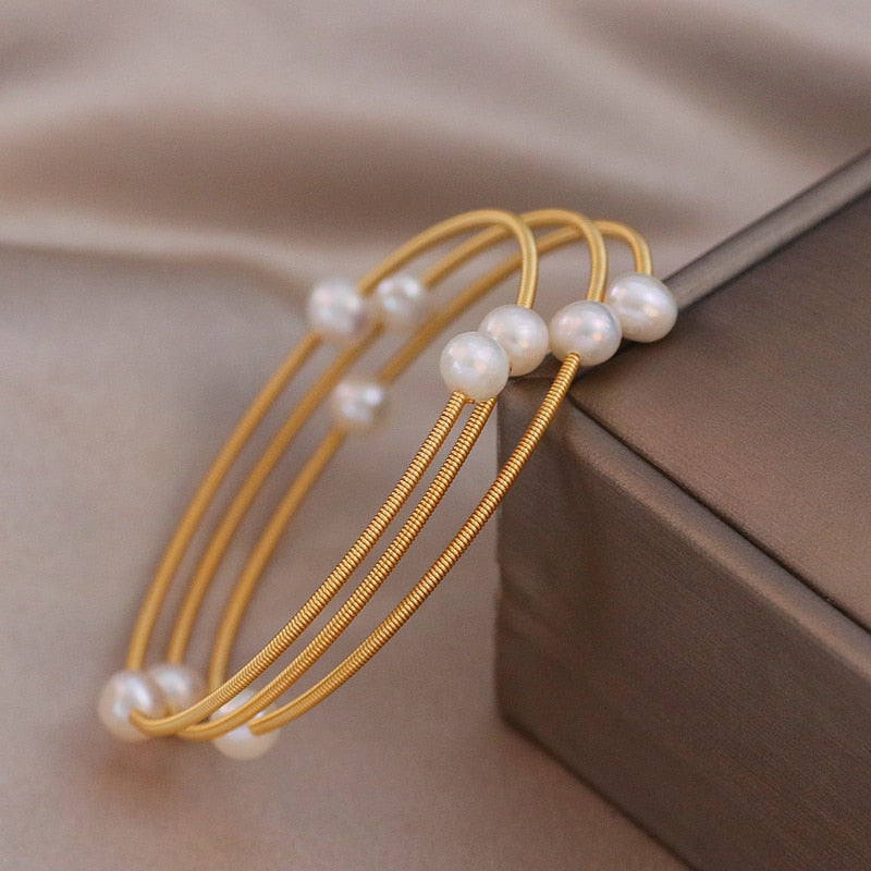 Trendy Jewelry Charm Multi-layer Pearl Bracelet for Women in Gold Color