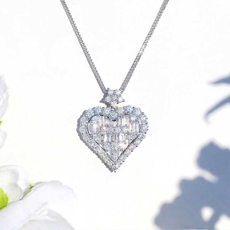 Trendy Jewelry Heart Crystal Pendant Necklaces for Women in Silver Color