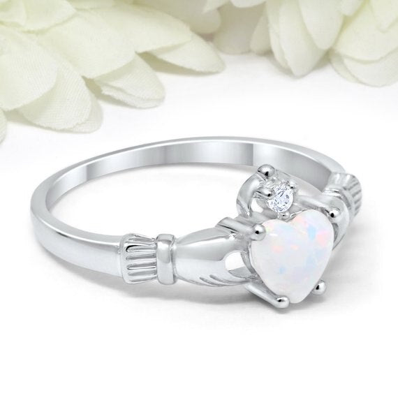 Luxury jewelry Simple White Heart Opal Engagement Rings for Wedding in Gold Color